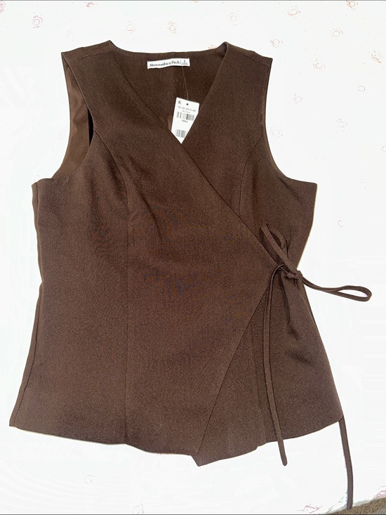 Abercrombie & Fitch Tops - *NWT* Abercrombie & Fitch Chocolate Brown Wrap Camisole